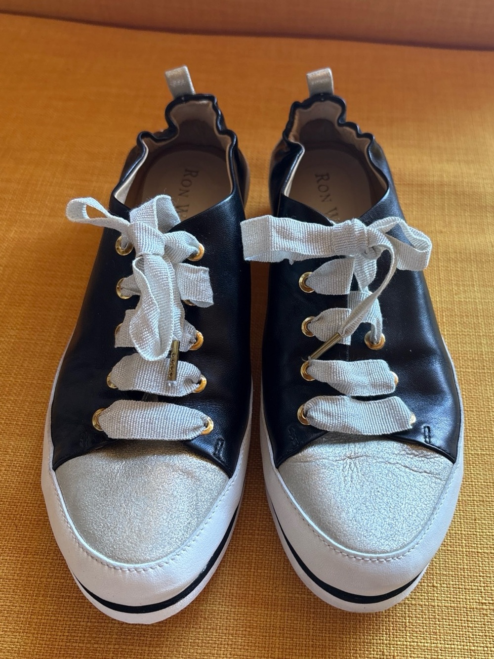 Ron White Nova Women’s 38/7.5 Black/white/ Gold Sneakers